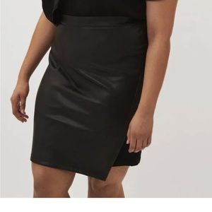 Universal standard, vegan leather panel, skirts, medium